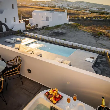Bonsai Luxury Lägenhetshotell Karterados (Santorini)