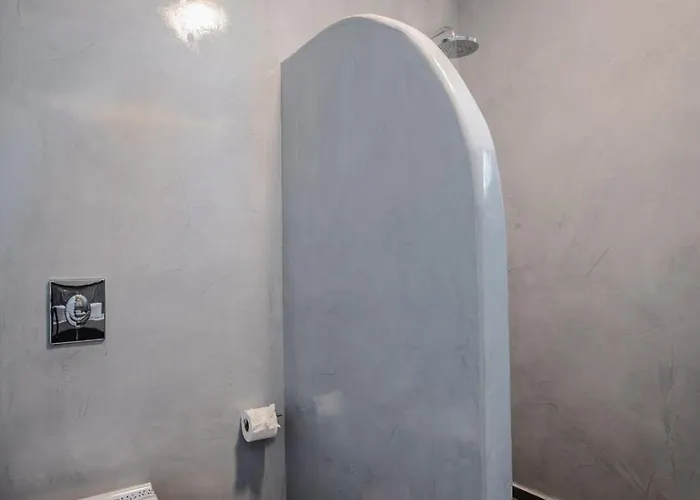 Bonsai Luxury Karterados (Santorini)