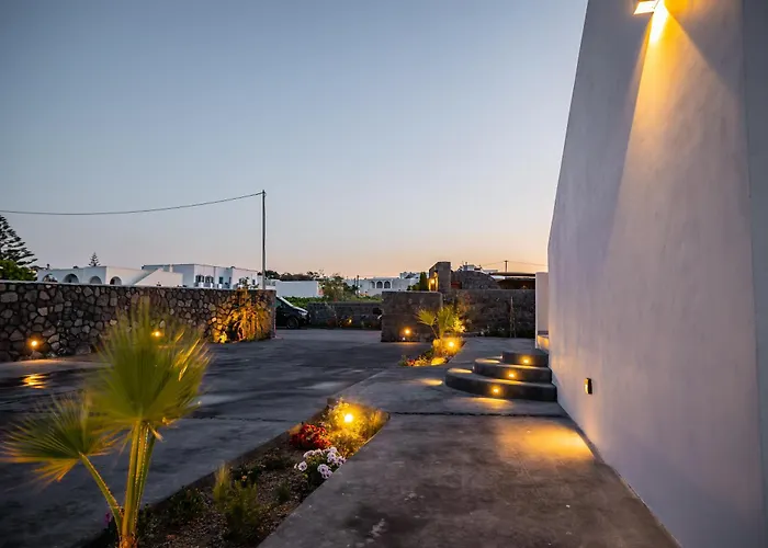Bonsai Luxury 4* Karterados (Santorini)