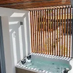 Bonsai Luxury מלון דירות 4*